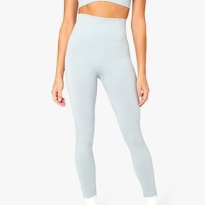 NWT WeWoreWhat Pearl Blue Seamless Leggings